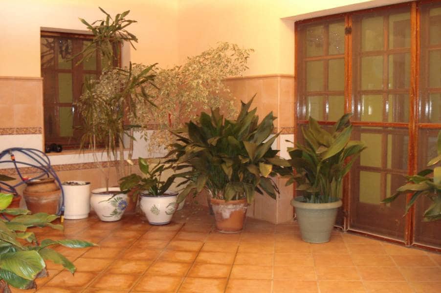 5 soveværelse Villa til salg i Santa Oliva med swimmingpool garage - € 675.000 (Ref: 9151876)