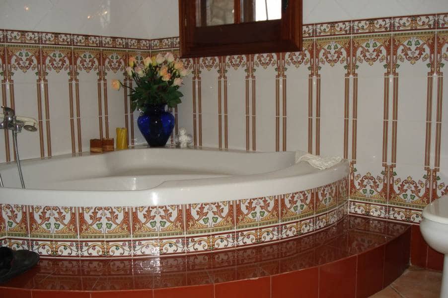 5 soveværelse Villa til salg i Santa Oliva med swimmingpool garage - € 675.000 (Ref: 9151876)