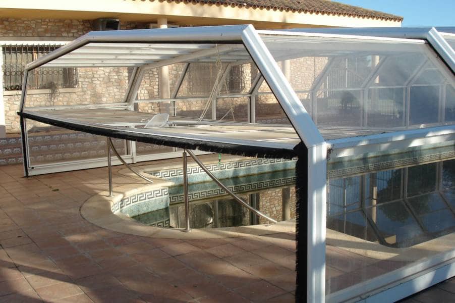 5 soveværelse Villa til salg i Santa Oliva med swimmingpool garage - € 675.000 (Ref: 9151876)