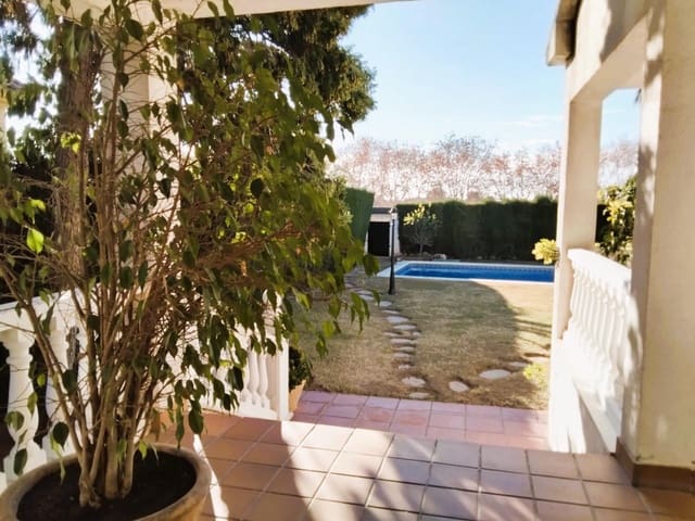 5 sypialnia Willa na sprzedaż w El Vendrell z basenem garażem - 550 000 € (Ref: 9151896)