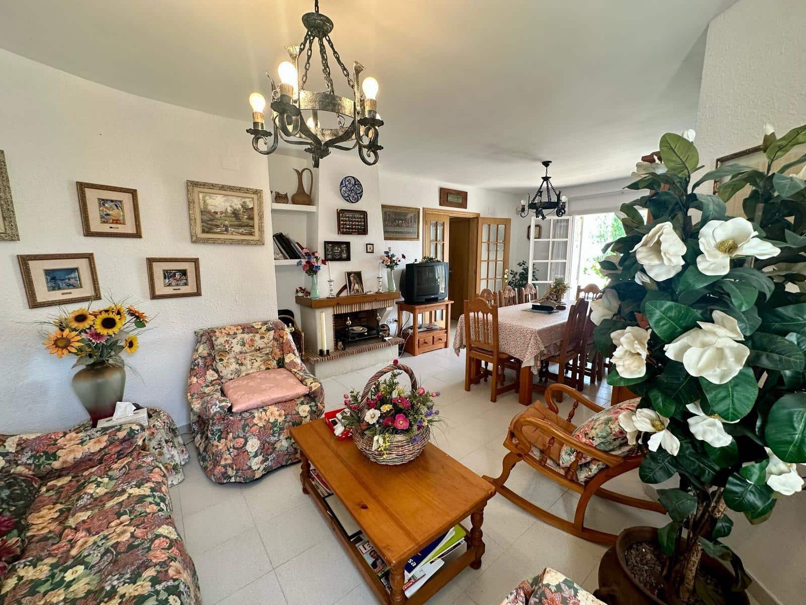 4 soveværelse Villa til salg i El Vendrell med swimmingpool - € 369.000 (Ref: 9151968)