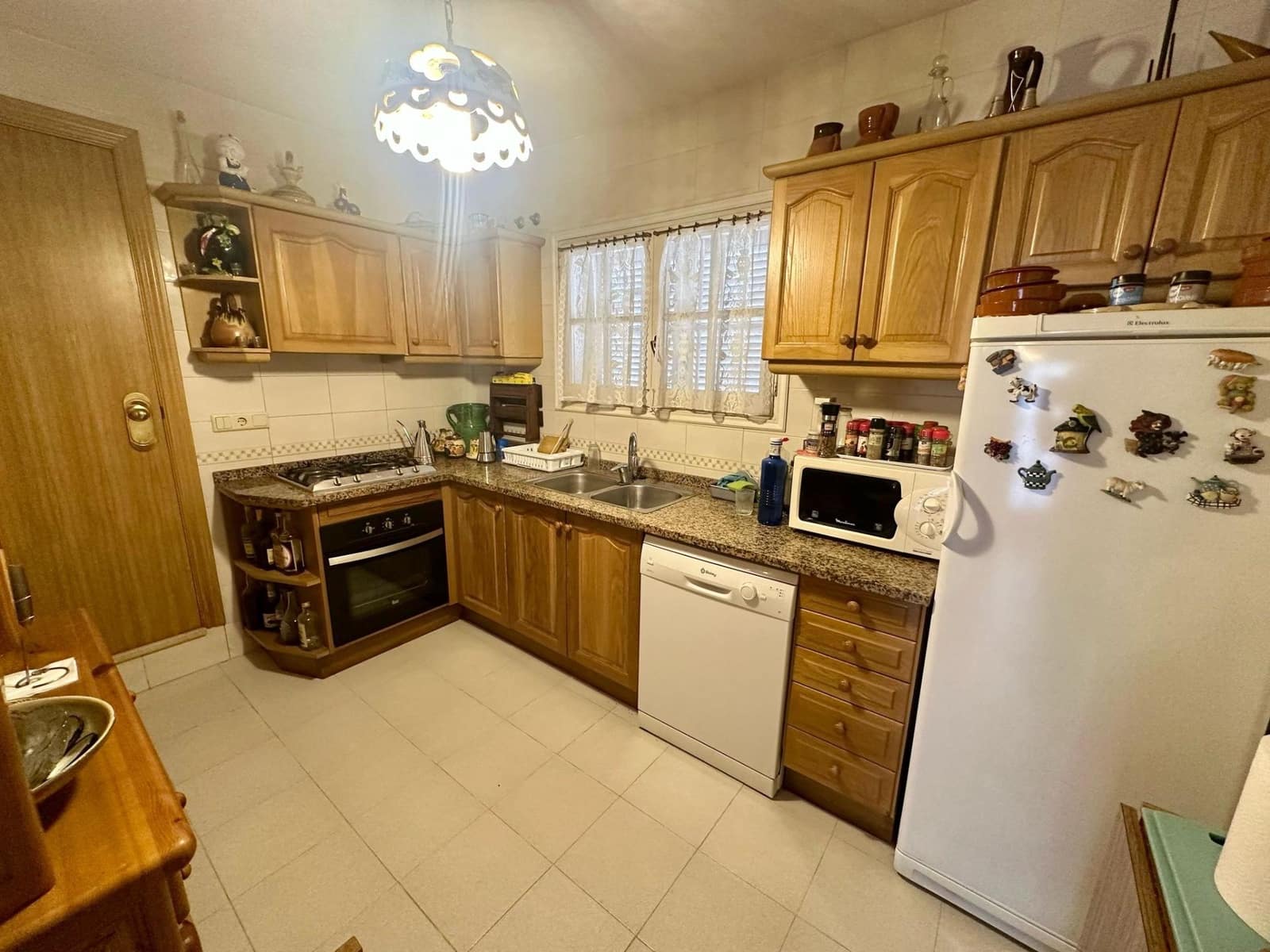 4 soveværelse Villa til salg i El Vendrell med swimmingpool - € 369.000 (Ref: 9151968)