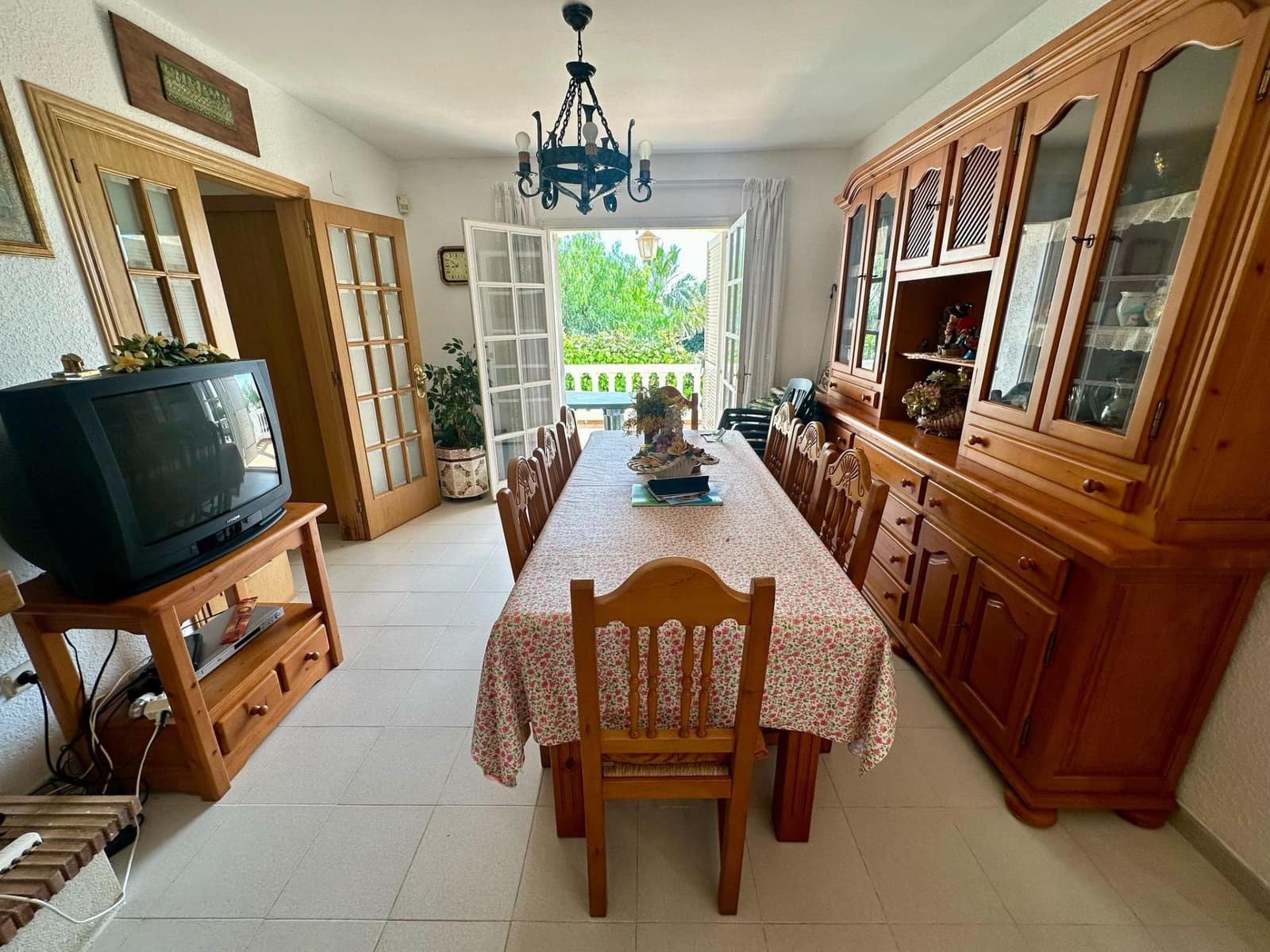 4 soveværelse Villa til salg i El Vendrell med swimmingpool - € 369.000 (Ref: 9151968)