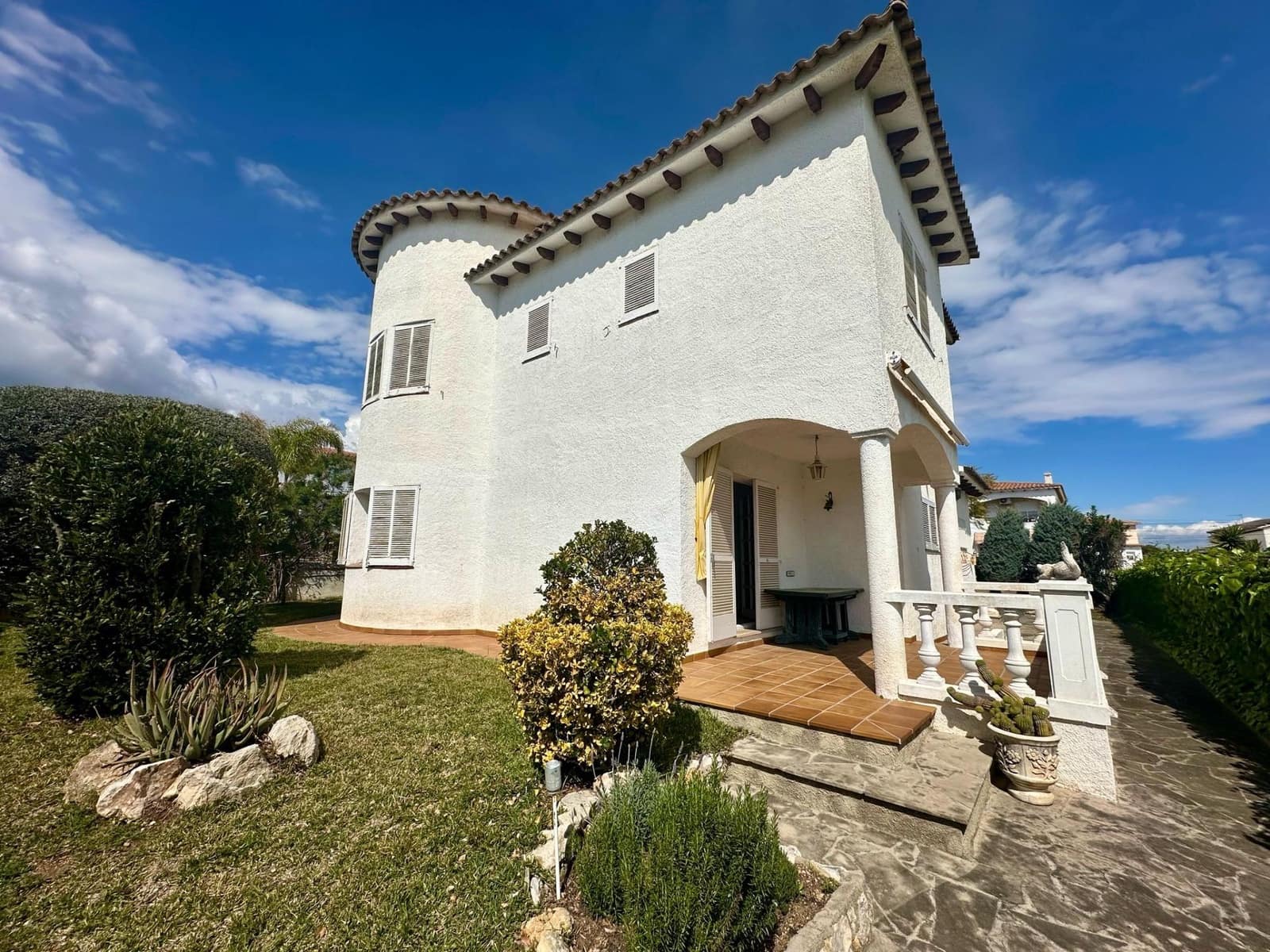 4 soveværelse Villa til salg i El Vendrell med swimmingpool - € 369.000 (Ref: 9151968)