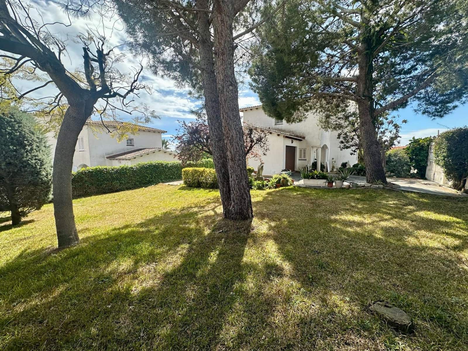 4 soveværelse Villa til salg i El Vendrell med swimmingpool - € 369.000 (Ref: 9151968)