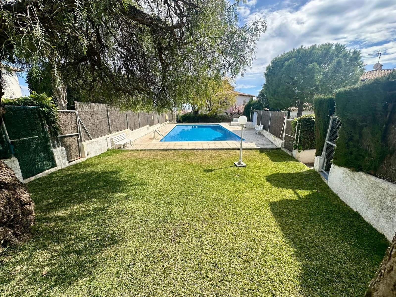 4 soveværelse Villa til salg i El Vendrell med swimmingpool - € 369.000 (Ref: 9151968)