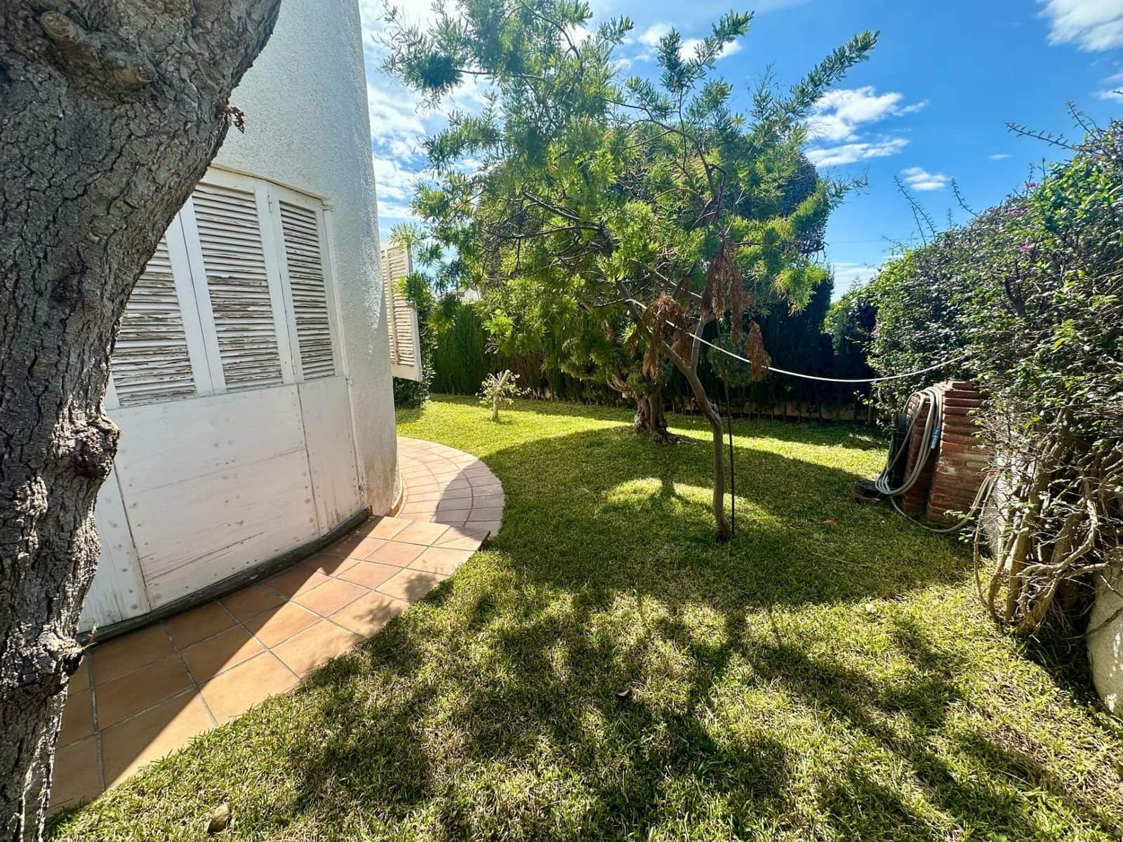 4 soveværelse Villa til salg i El Vendrell med swimmingpool - € 369.000 (Ref: 9151968)