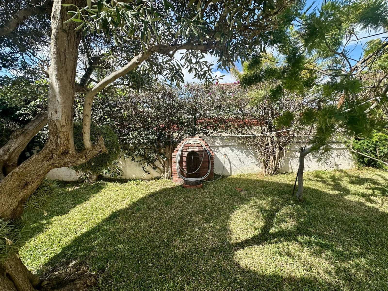 4 soveværelse Villa til salg i El Vendrell med swimmingpool - € 369.000 (Ref: 9151968)