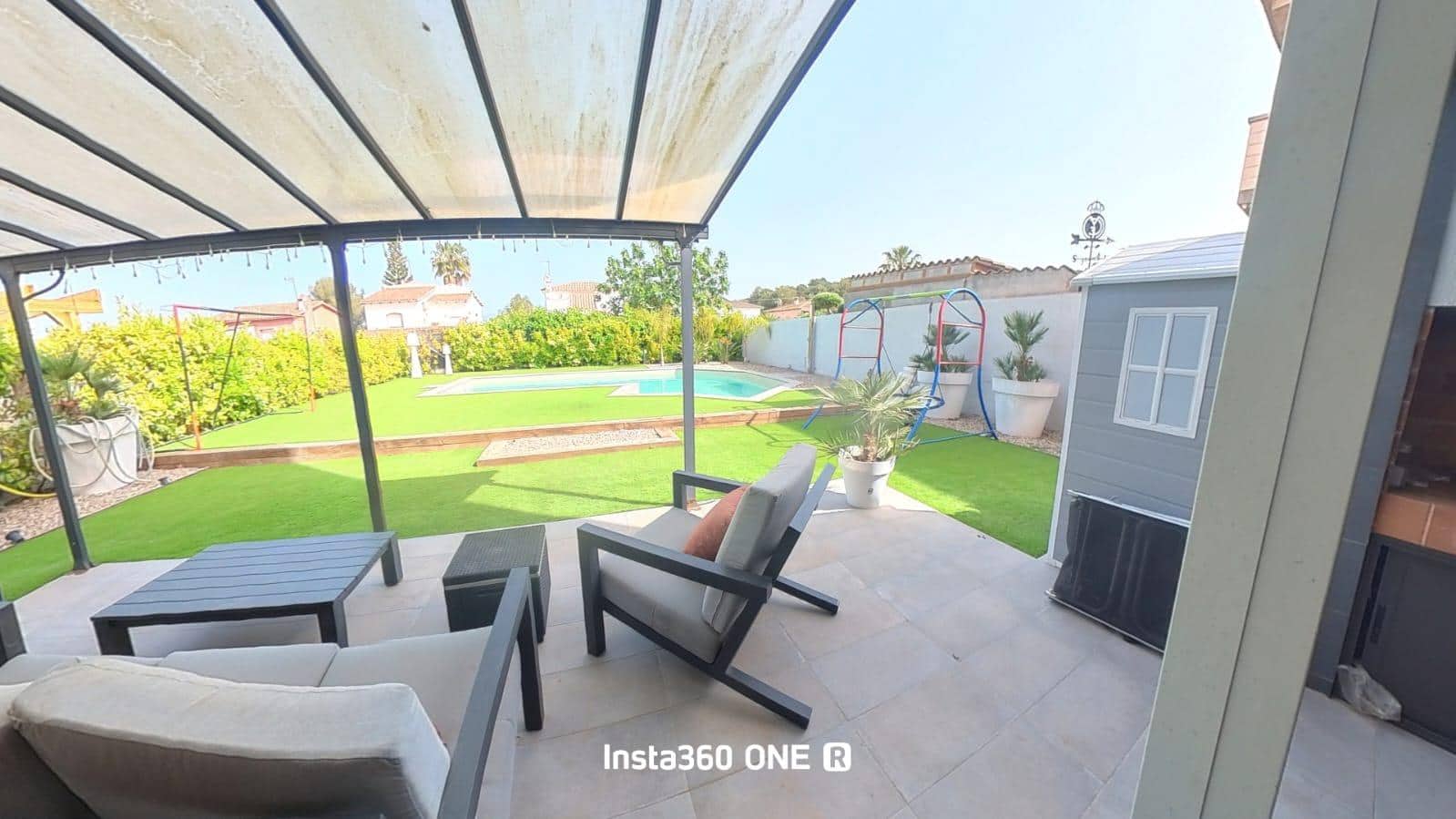 4 soveværelse Villa til salg i El Vendrell med swimmingpool - € 465.000 (Ref: 9151970)