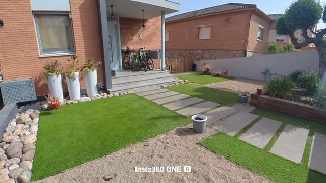 4 makuuhuone Huvila myytävänä paikassa El Vendrell mukana uima-altaan - 465 000 € (Ref: 9151970)