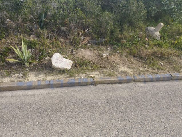 Tomt till salu i La Bisbal del Penedès - 32 000 € (Ref: 9152036)