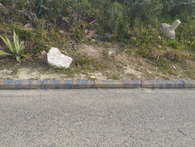 Tomt till salu i La Bisbal del Penedès - 32 000 € (Ref: 9152036)