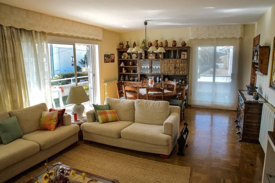 4 soveværelse Villa til salg i Calafell med swimmingpool garage - € 550.000 (Ref: 9152045)