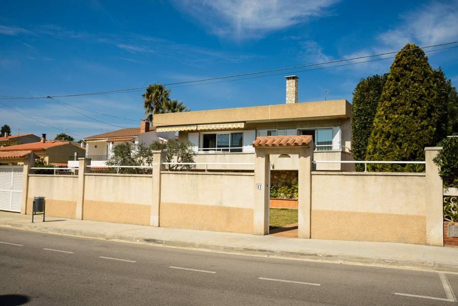 4 soveværelse Villa til salg i Calafell med swimmingpool garage - € 550.000 (Ref: 9152045)
