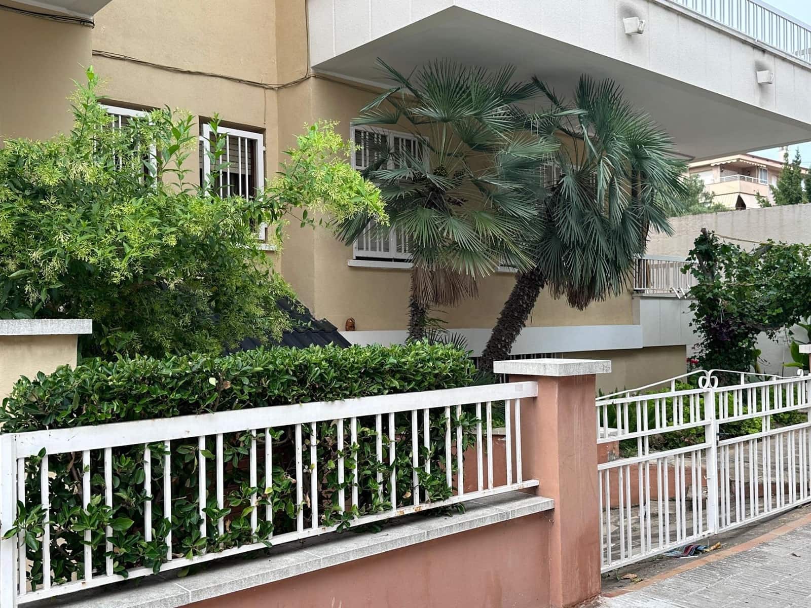 4 soveværelse Strandlejlighed til salg i Segur de Calafell med garage - € 275.000 (Ref: 9152062)