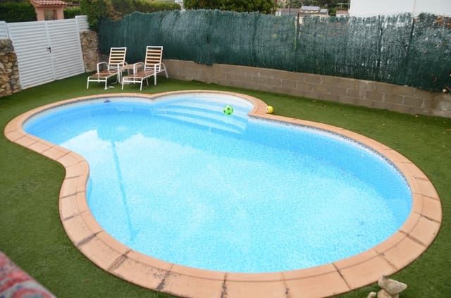 Chalet de 4 habitaciones en Cunit en venta con piscina - 318.000 € (Ref: 9152067)