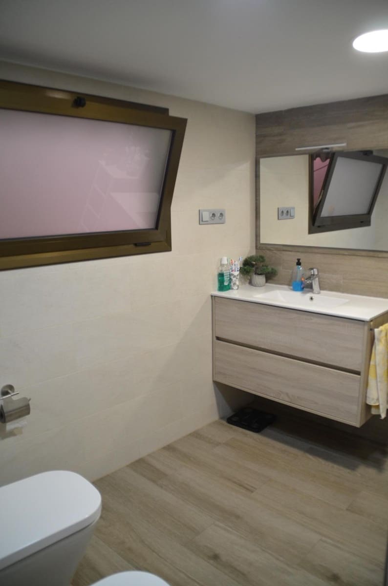 5 bedroom Villa for sale in Masllorenc with garage - € 205,000 (Ref: 9152077)