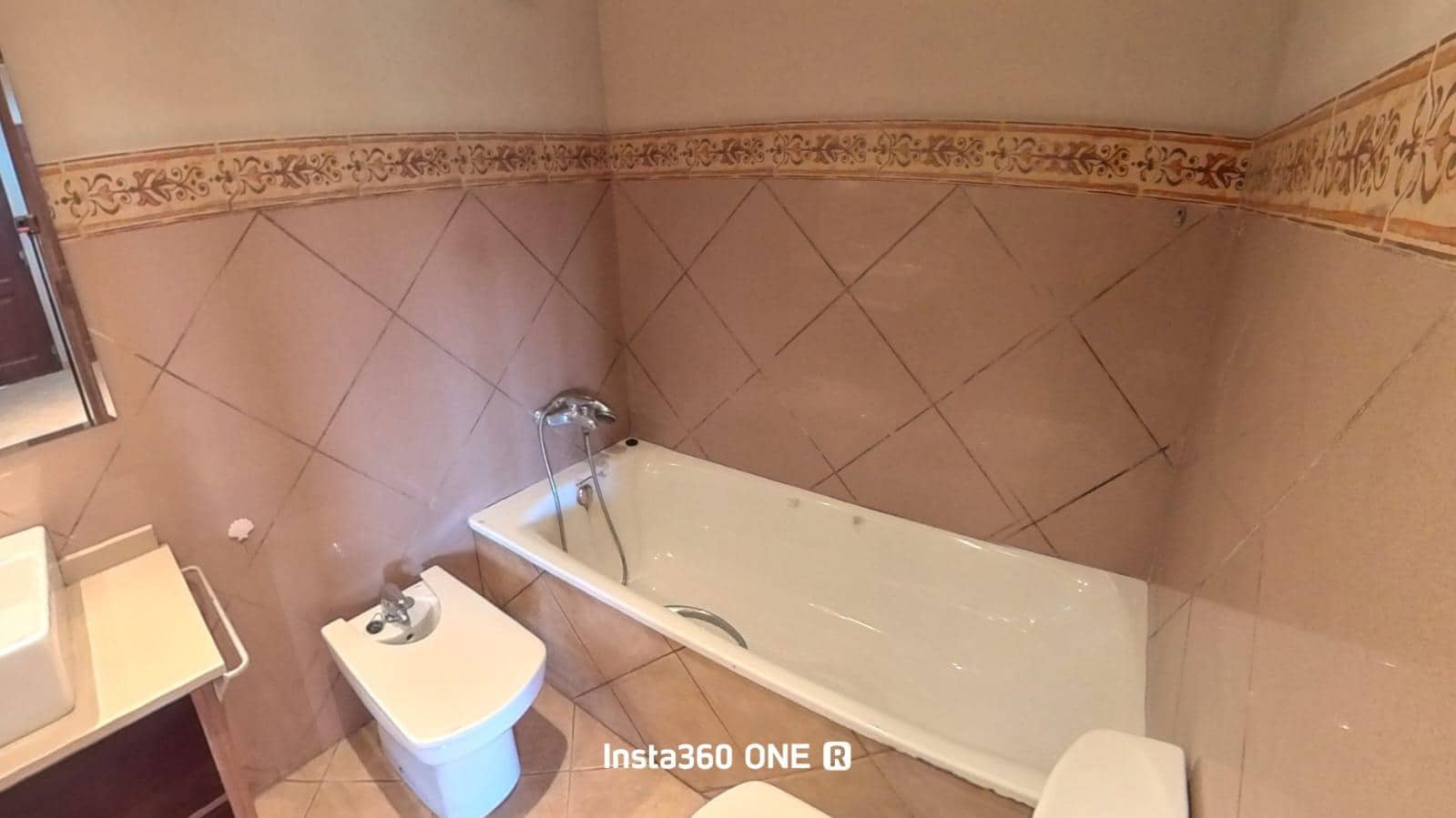 7 bedroom Villa for sale in Cubelles with pool - € 450,000 (Ref: 9152080)