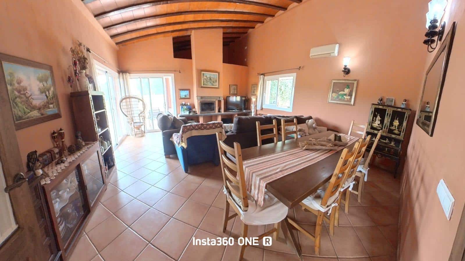 7 bedroom Villa for sale in Cubelles with pool - € 450,000 (Ref: 9152080)