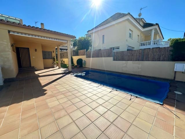 Chalet de 3 habitaciones en El Vendrell en venta con piscina garaje - 315.000 € (Ref: 9152082)