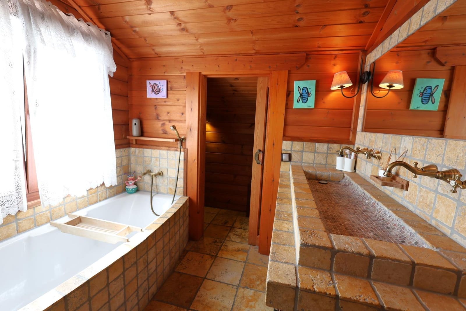 4 soveværelse Træhus til salg i Banyeres del Penedes med swimmingpool - € 310.000 (Ref: 9152084)