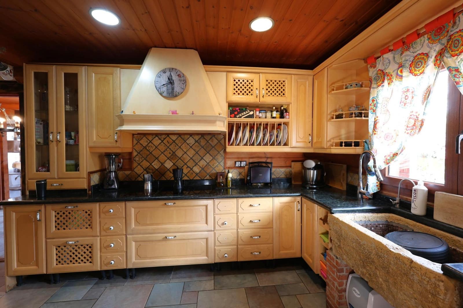 4 soveværelse Træhus til salg i Banyeres del Penedes med swimmingpool - € 310.000 (Ref: 9152084)