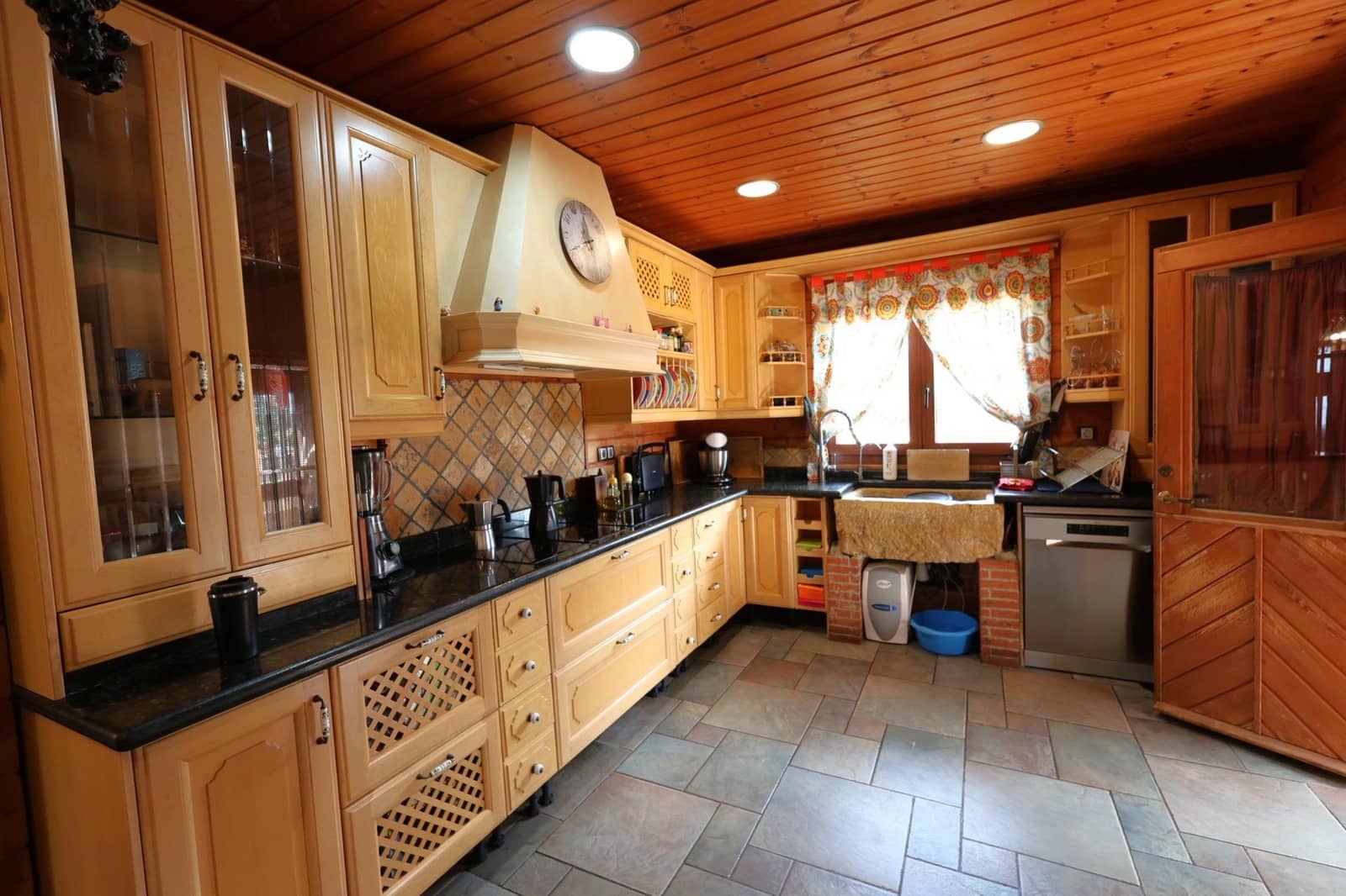 4 soveværelse Træhus til salg i Banyeres del Penedes med swimmingpool - € 310.000 (Ref: 9152084)