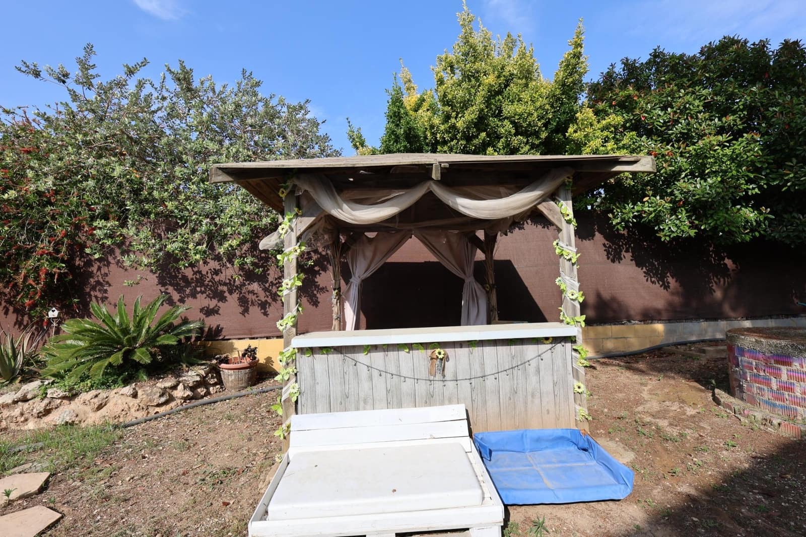 4 soveværelse Træhus til salg i Banyeres del Penedes med swimmingpool - € 310.000 (Ref: 9152084)