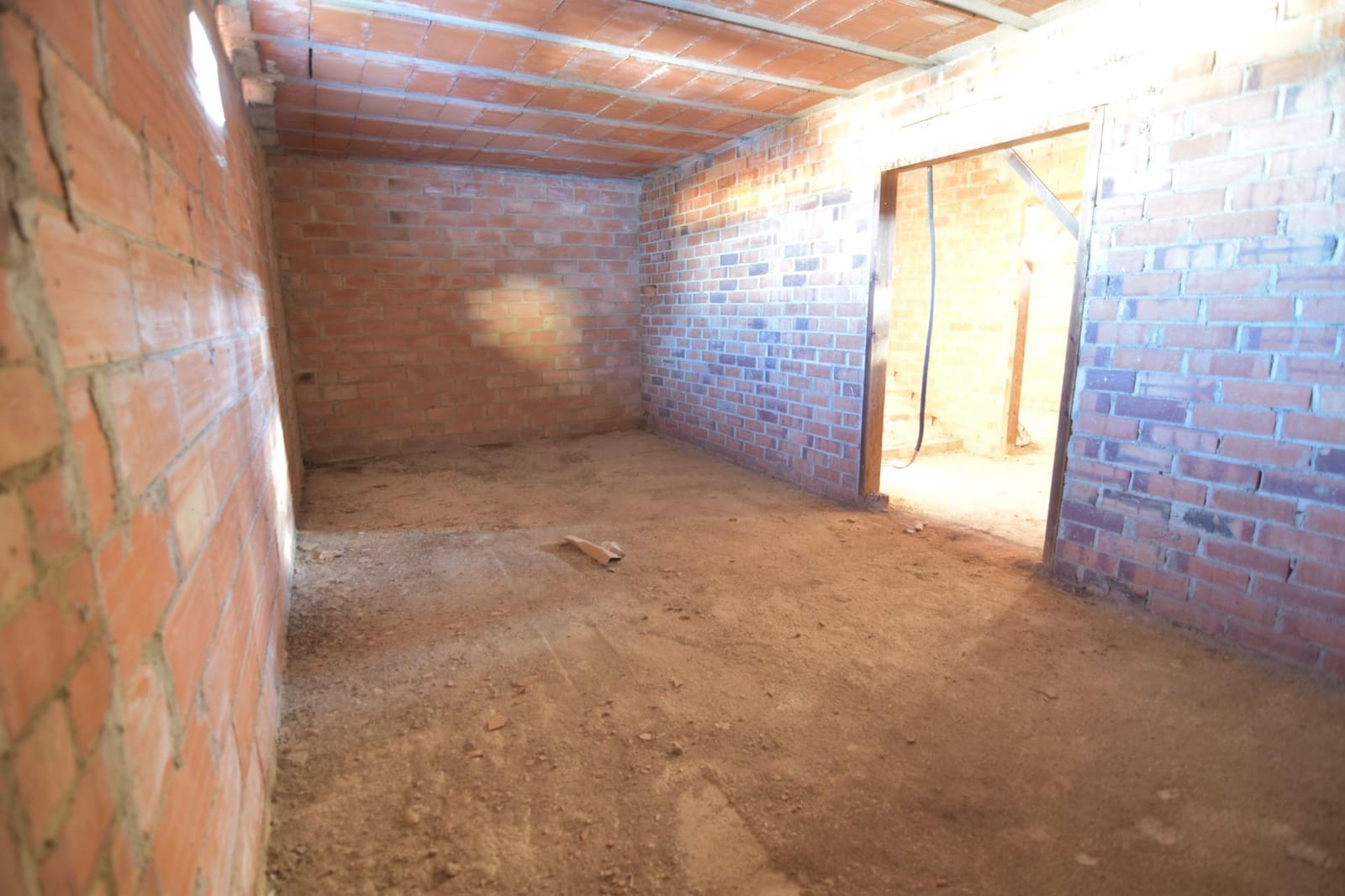 6 soveværelse Byhus til salg i Albinyana - € 120.000 (Ref: 9152086)