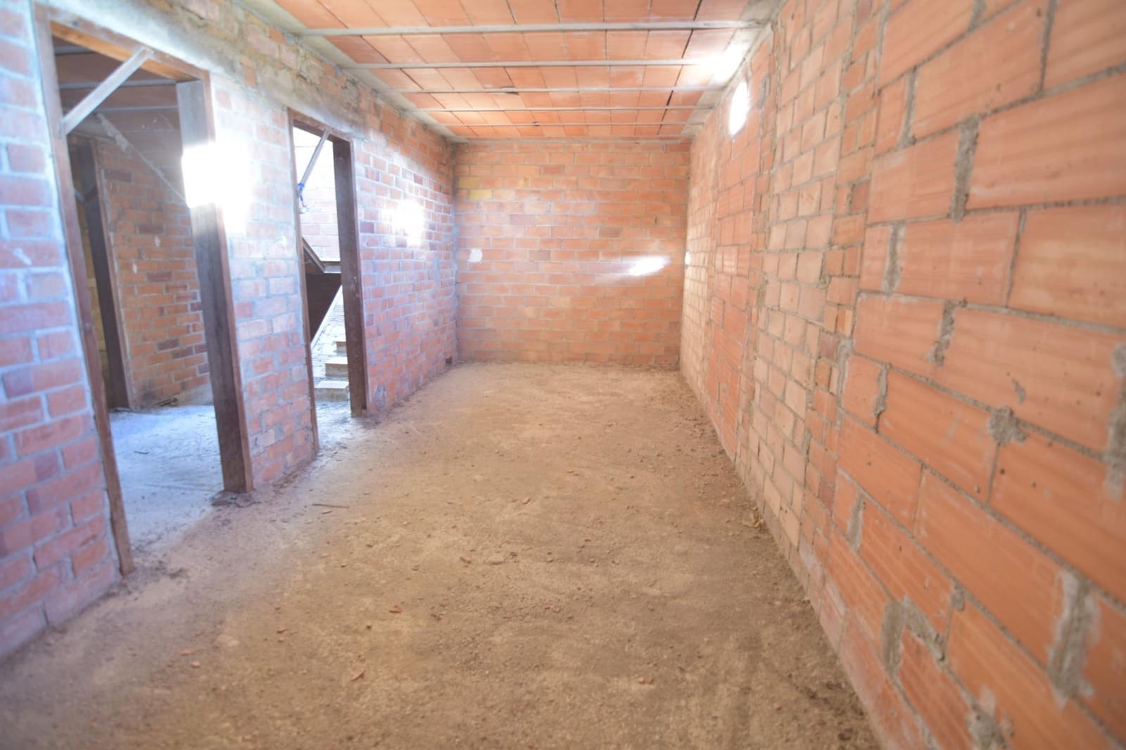 6 soveværelse Byhus til salg i Albinyana - € 120.000 (Ref: 9152086)