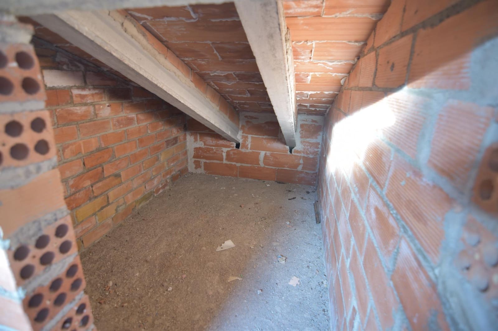 6 soveværelse Byhus til salg i Albinyana - € 120.000 (Ref: 9152086)