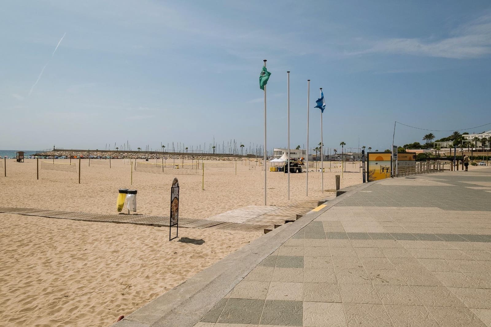 3 bedroom Flat for sale in Torredembarra with pool - € 440,000 (Ref: 9153845)