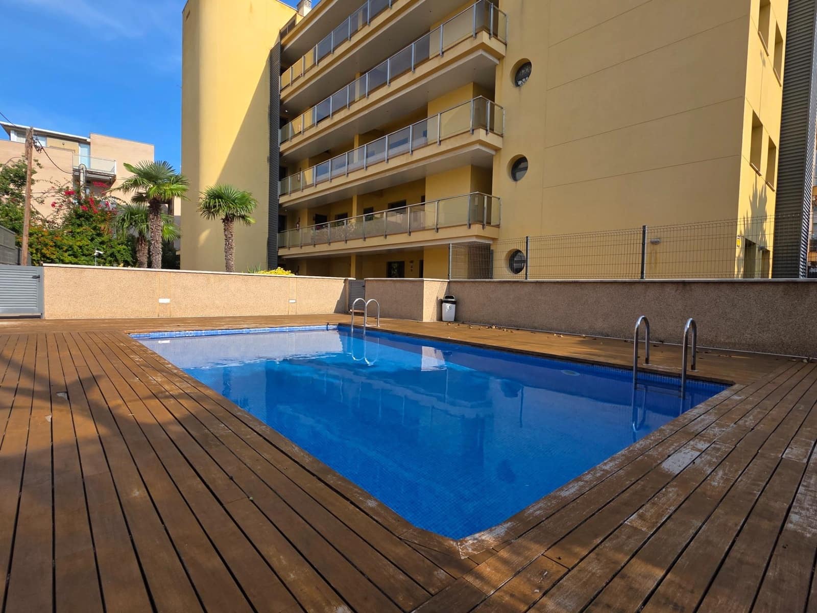3 bedroom Flat for sale in Torredembarra with pool - € 440,000 (Ref: 9153845)