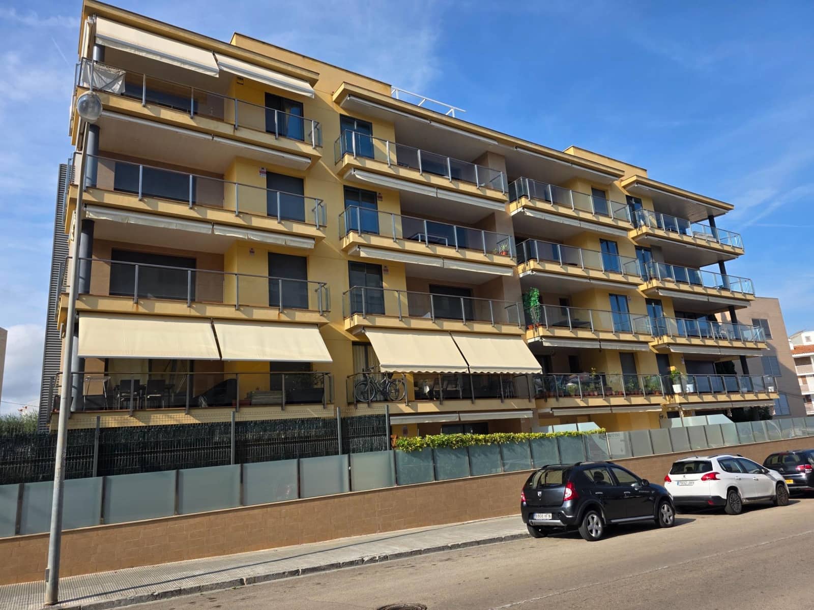 3 bedroom Flat for sale in Torredembarra with pool - € 440,000 (Ref: 9153845)