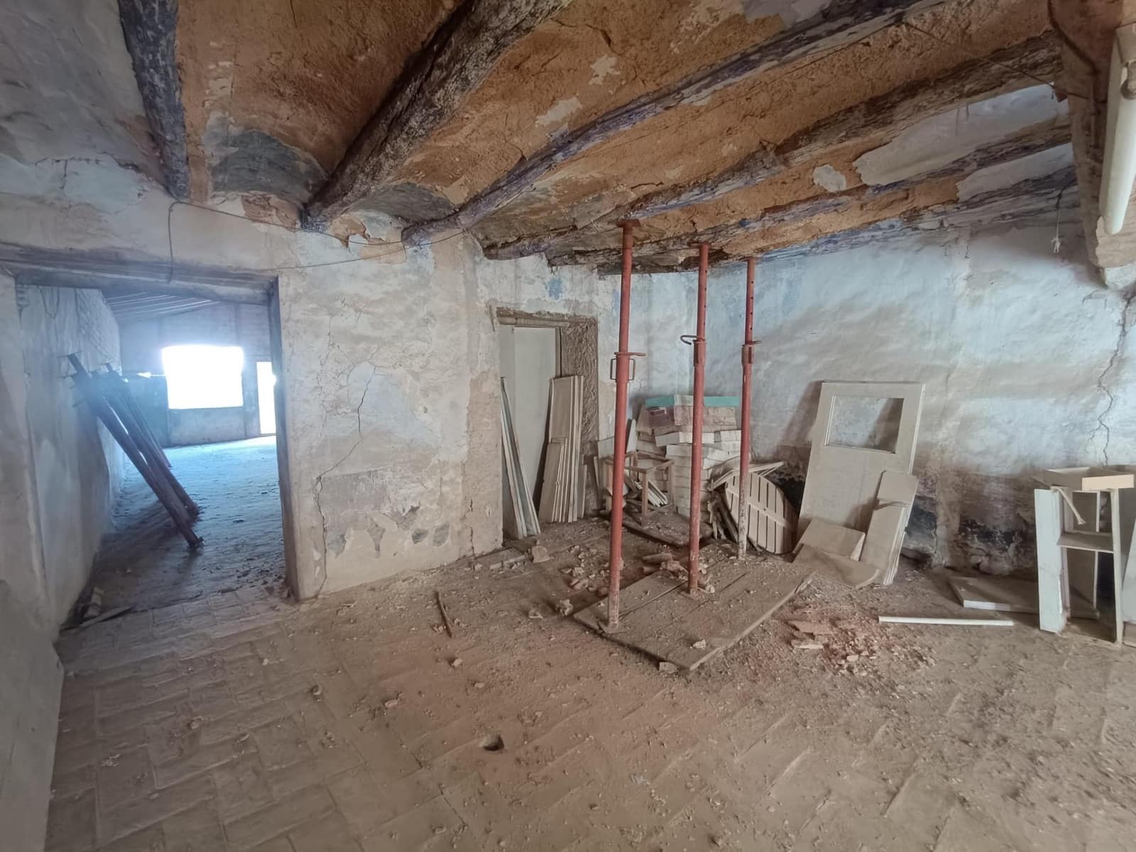 3 bedroom Townhouse for sale in Masllorenc - € 57,000 (Ref: 9160939)