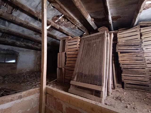 3 bedroom Townhouse for sale in Masllorenç - € 57,000 (Ref: 9160939)