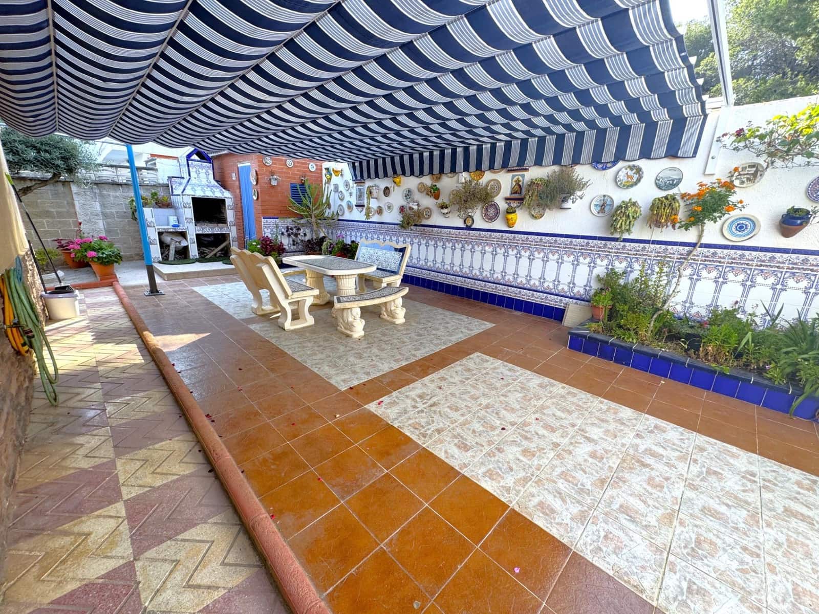 5 soverom Villa til salgs i Calafell med svømmebasseng garasje - € 320 000 (Ref: 9165679)