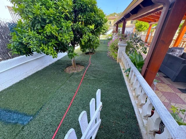 5 makuuhuone Huvila myytävänä paikassa Calafell mukana uima-altaan 
autotalli - 320 000 € (Ref: 9165679)