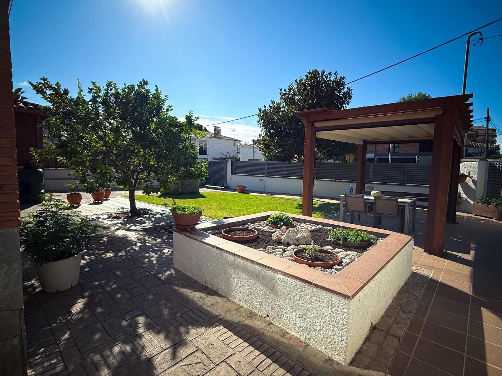 4 bedroom Villa for sale in Calafell with garage - € 799,000 (Ref: 9169476)