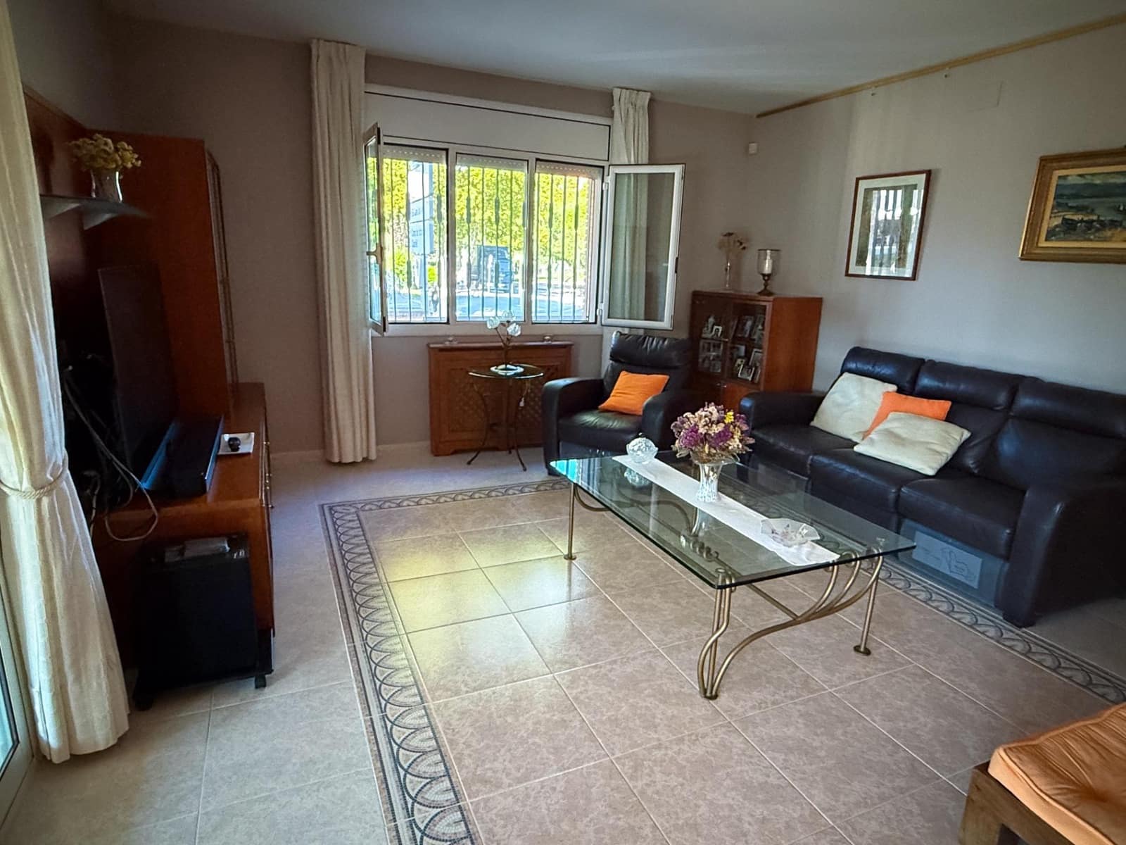 4 bedroom Villa for sale in Calafell with garage - € 799,000 (Ref: 9169476)