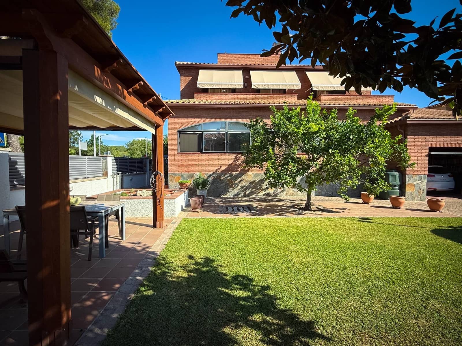 4 bedroom Villa for sale in Calafell with garage - € 799,000 (Ref: 9169476)