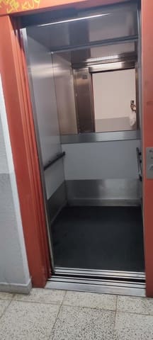 Garage till salu i Cornellà de Llobregat - 9 999 € (Ref: 9171345)