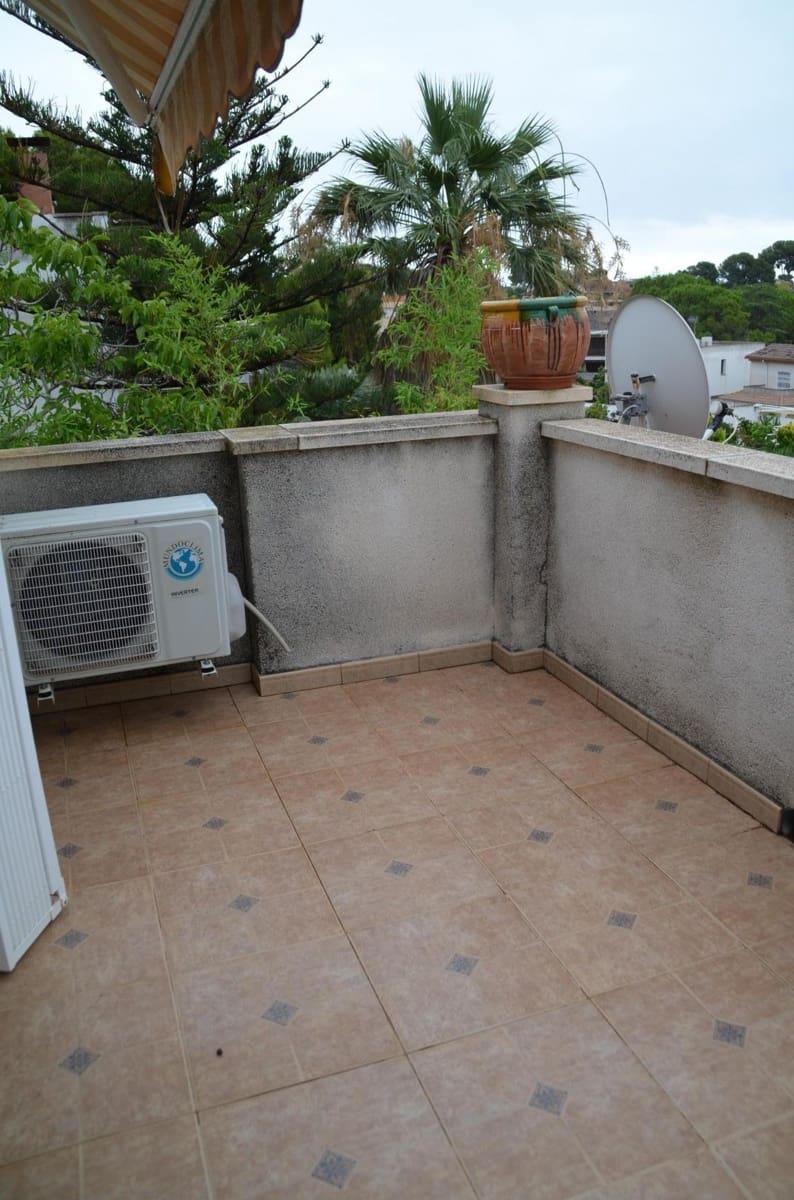 4 soveværelse Villa til salg i Segur de Calafell med swimmingpool garage - € 370.000 (Ref: 9176408)