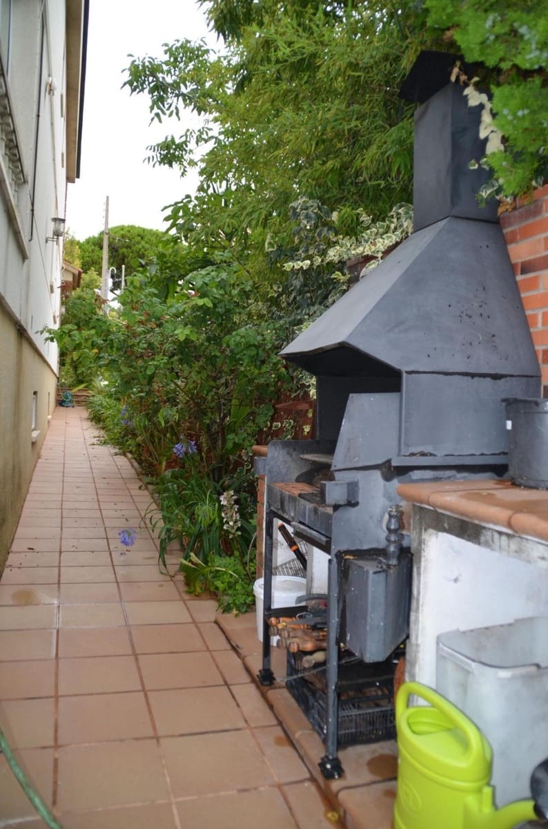 4 soveværelse Villa til salg i Segur de Calafell med swimmingpool garage - € 370.000 (Ref: 9176408)