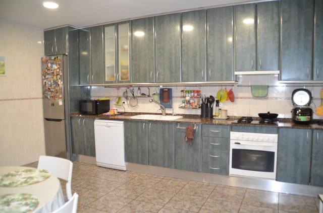 4 soverom Villa til salgs i Segur de Calafell, Calafell med svømmebasseng garasje - € 370 000 (Ref: 9176408)