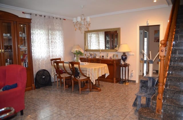 4 soverom Villa til salgs i Segur de Calafell, Calafell med svømmebasseng garasje - € 370 000 (Ref: 9176408)