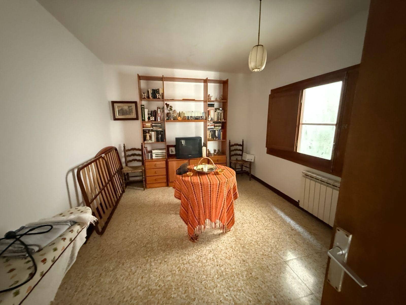 4 soverom Hus til salgs i Masllorenc med garasje - € 200 000 (Ref: 9236839)