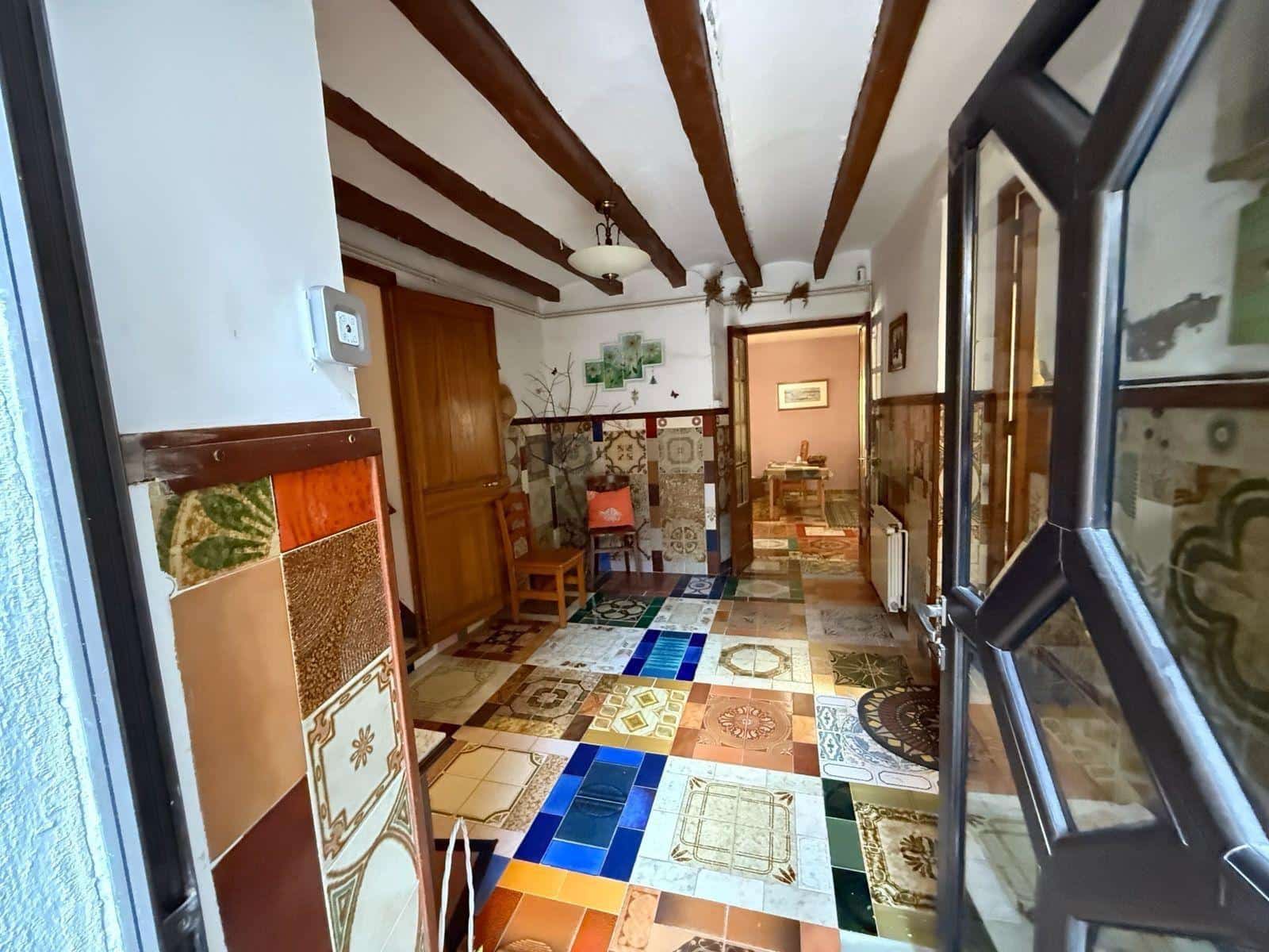 4 soverom Hus til salgs i Masllorenc med garasje - € 200 000 (Ref: 9236839)