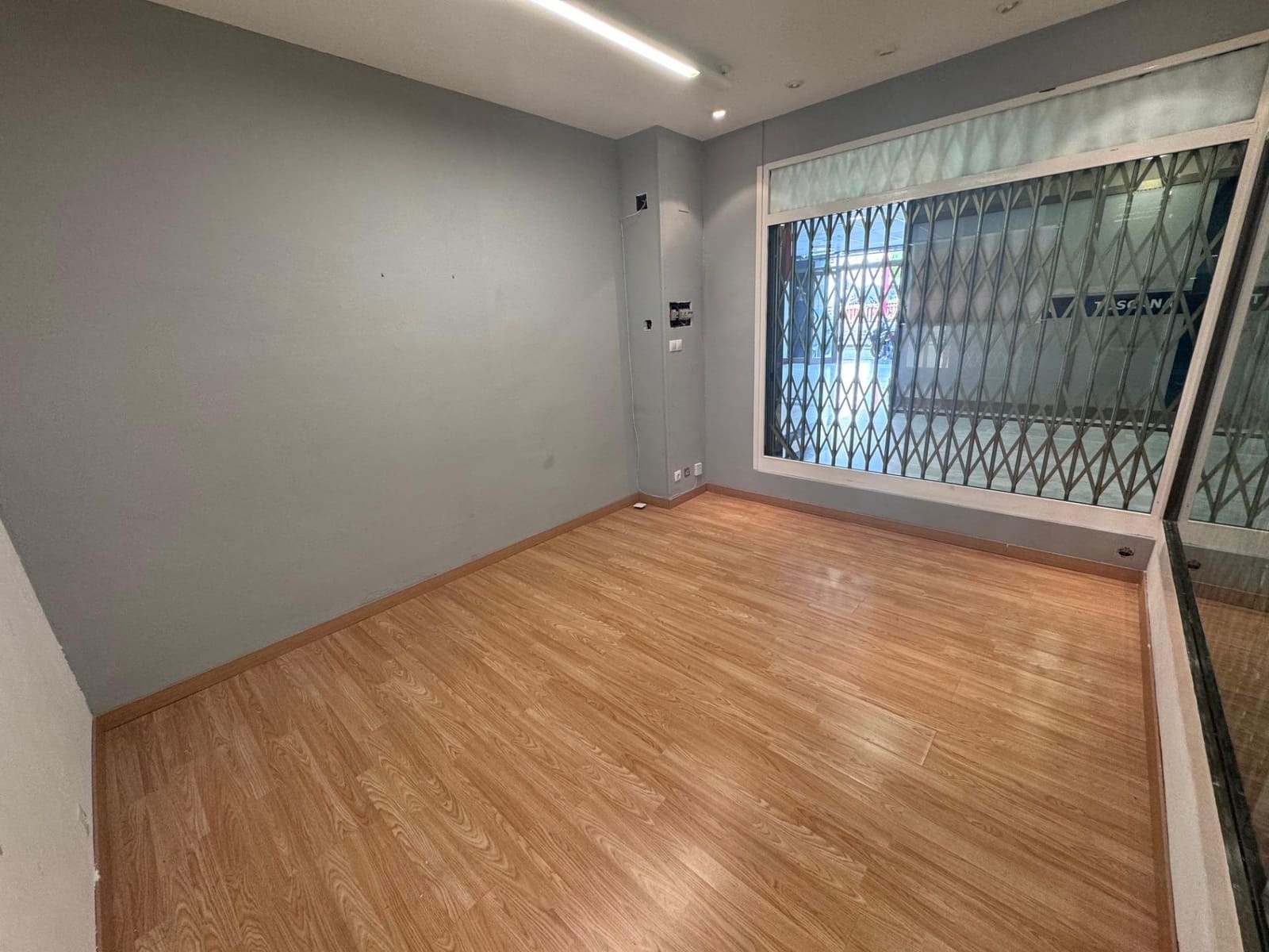 Commercial for sale in Torredembarra - € 29,000 (Ref: 9243314)