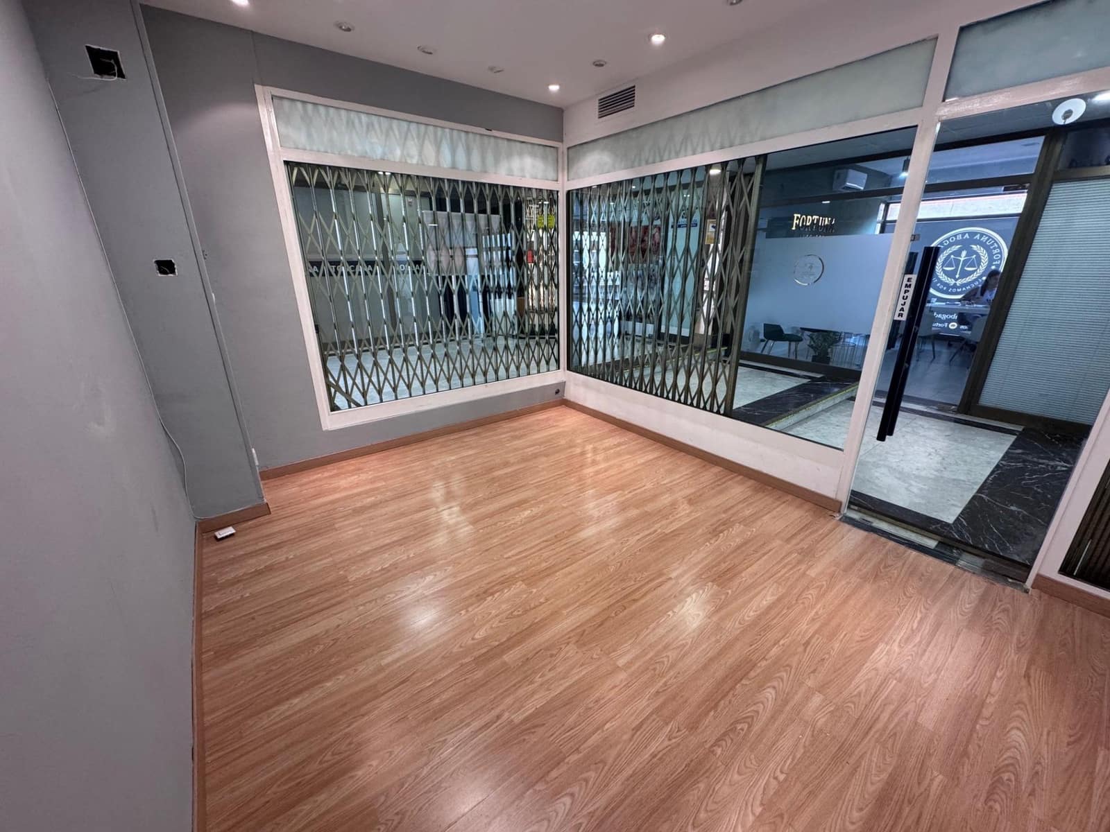 Commercial for sale in Torredembarra - € 29,000 (Ref: 9243314)